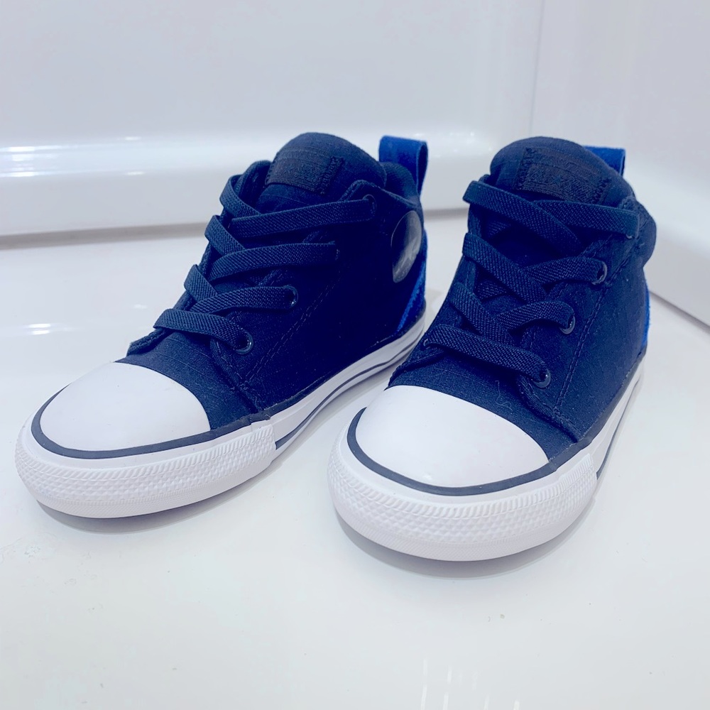 Boys Toddler Converse Allstar, Size 10, Navy Blue